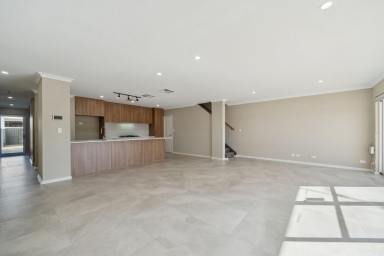 Townhouse For Sale - WA - Byford - 6122 - Modern Luxury in Glades Estate  (Image 2)
