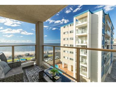 Unit For Sale - NSW - Forster - 2428 - Beachfront Bliss in the Heart of Forster – Renovated 2 Bedroom with Stunning Ocean Views  (Image 2)