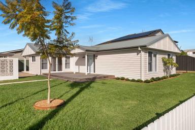 House For Sale - NSW - Shoalhaven Heads - 2535 - Chic Coastal Lifestyle  (Image 2)