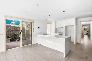 House For Lease - VIC - Chelsea - 3196 - GREAT LOCATION  LARGE HOME | SPACIOUS YARD  (Image 2)