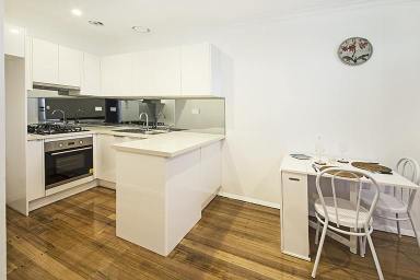 Unit For Lease - VIC - Mentone - 3194 - FANTASTIC LOCATION | SECONDS TO BEACH | LOW MAINTENANCE  (Image 2)