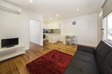Unit For Lease - VIC - Mentone - 3194 - FANTASTIC LOCATION | SECONDS TO BEACH | LOW MAINTENANCE  (Image 2)