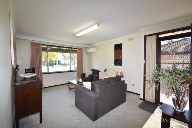 Townhouse For Sale - VIC - Wangaratta - 3677 - NEAT AND TIDY  (Image 2)