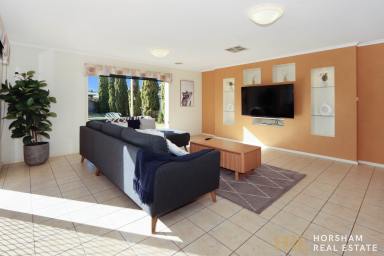 House Leased - VIC - Horsham - 3400 - Fully Furnished 4 bedroom Home with Outdoor Entertaining & Shed – Close to the River  (Image 2)