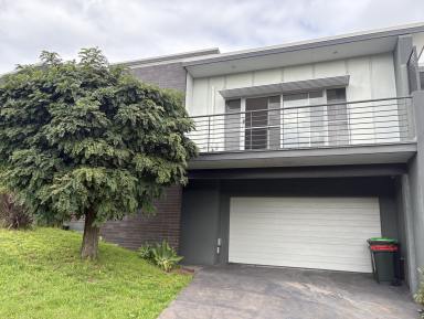 Townhouse Leased - NSW - Gerringong - 2534 - Modern Living in a Prime Location  (Image 2)