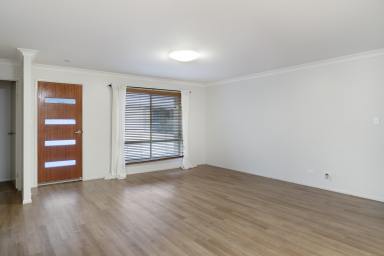 Unit For Lease - QLD - Kleinton - 4352 - Modern Unit with Privacy and Space  (Image 2)