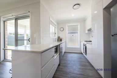 House Leased - NSW - Dubbo - 2830 - Low Maintenance Three Bedroom Home in Southlakes Estate  (Image 2)