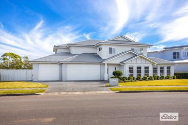 House For Sale - NSW - Taree - 2430 - HAMPTONS INSPIRED RIVERSIDE EXCELLENCE         (Image 2)