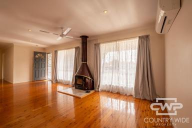 House For Sale - NSW - Glen Innes - 2370 - Immaculate 3-Bedroom Home with Workshop on 895m²  (Image 2)