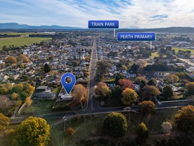 House For Sale - TAS - Perth - 7300 - DEVELOPMENT OPPORTUNITY AWAITS!  (Image 2)