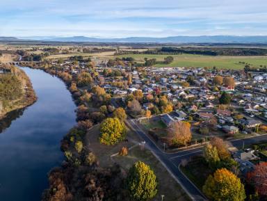 House For Sale - TAS - Perth - 7300 - DEVELOPMENT OPPORTUNITY AWAITS!  (Image 2)