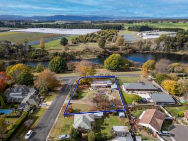 House For Sale - TAS - Perth - 7300 - DEVELOPMENT OPPORTUNITY AWAITS!  (Image 2)