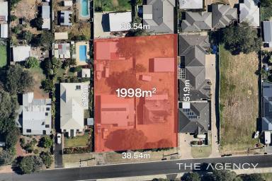 House For Sale - WA - West Busselton - 6280 - DEVELOPERS DELIGHT! WEST BUSSELTON.  (Image 2)