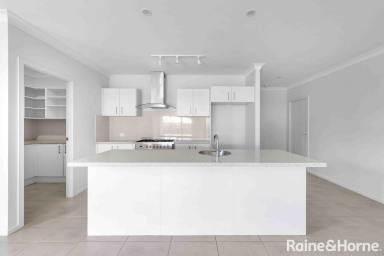 House For Sale - NSW - Vincentia - 2540 - Let's go on Liner!  (Image 2)