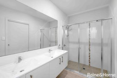 House For Sale - NSW - Vincentia - 2540 - Let's go on Liner!  (Image 2)