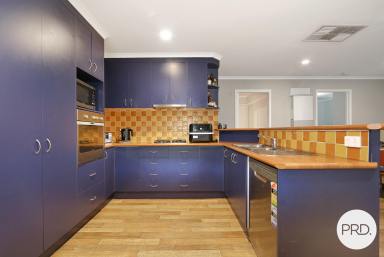 House For Sale - NSW - Springdale Heights - 2641 - QUIET COURT LOCATION  (Image 2)