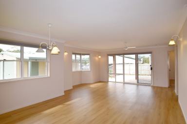 House For Lease - QLD - Kin Kora - 4680 - FAMILY HOME WITH SIDE ACCESS AND A DOUBLE BAY SHED  (Image 2)