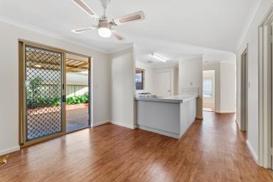 Villa Sold - WA - Mandurah - 6210 - SUPERB & CONVENIENT LOCATION !!!  (Image 2)