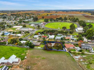 House For Sale - SA - Penola - 5277 - Private Family Home in Popular Cameron St  (Image 2)