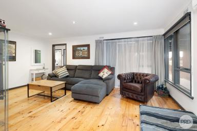 House For Sale - VIC - Wendouree - 3355 - Shed Goals And Stylish Living In Wendouree  (Image 2)