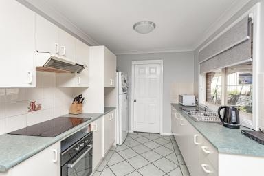 House For Lease - NSW - Raymond Terrace - 2324 - COMFORT AND SPACE IN RAYMOND TERRACE!  (Image 2)