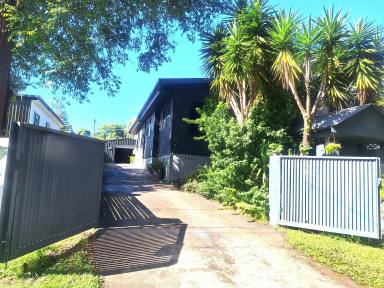 House For Sale - QLD - Macleay Island - 4184 - Spacious family home  (Image 2)
