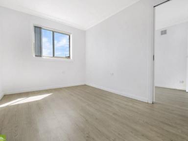 Unit For Lease - NSW - Windang - 2528 - STUNNING 1 BEDROOM MODERN RENOVATED APARTMENT  (Image 2)