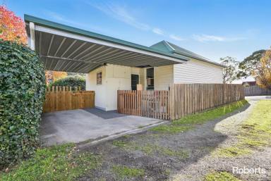 House Leased - TAS - South Hobart - 7004 - Spacious 2 Bedroom Home with Off Street Parking  (Image 2)
