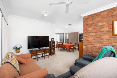 House For Sale - NSW - Temora - 2666 - Spacious Family Living in the Heart of Town  (Image 2)