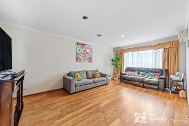 Unit For Sale - VIC - Pakenham - 3810 - Exceptional Location - Walk to Everything!  (Image 2)