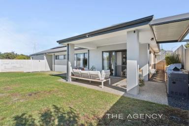 House For Sale - WA - Helena Valley - 6056 - Stylish, Secure, and Spacious  (Image 2)