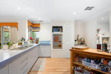 House For Sale - WA - Safety Bay - 6169 - Space, Workshop, Location - This One’s Worth a Look  (Image 2)