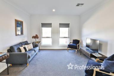 House For Sale - VIC - Mildura - 3500 - Immaculate, Quality Home with Great Street Appeal  (Image 2)