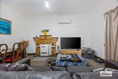 House For Sale - VIC - Stawell - 3380 - Cosy and Affordable On A Corner Allotment  (Image 2)