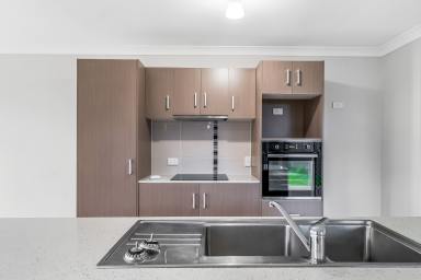 Unit For Lease - QLD - Drayton - 4350 - Comfort & Convenience in a Prime Location  (Image 2)