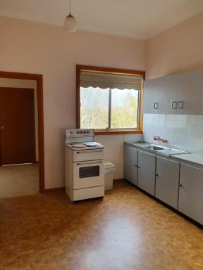 Unit For Lease - NSW - Wollongong - 2500 - HOSPITAL PRECINCT!  (Image 2)