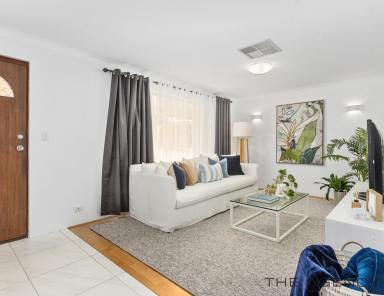 House For Sale - WA - Parmelia - 6167 - A GREAT ENTERTAINER!  (Image 2)