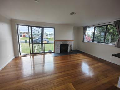 House For Sale - TAS - Somerset - 7322 - Charming & Updated – 60 Arthur Street, Somerset  (Image 2)