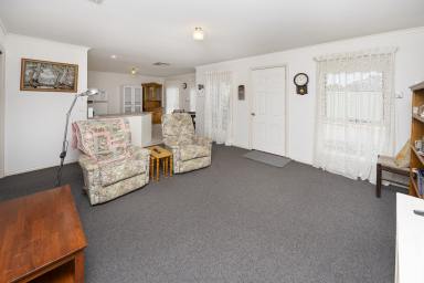 Unit For Sale - VIC - Swan Hill - 3585 - Low-Maintenance Living in the Heart of Swan Hill  (Image 2)