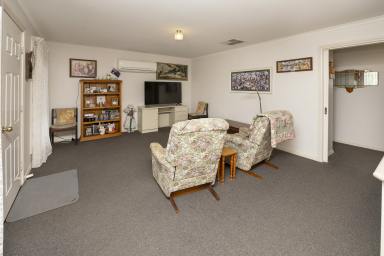 Unit For Sale - VIC - Swan Hill - 3585 - Low-Maintenance Living in the Heart of Swan Hill  (Image 2)