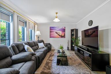 House For Sale - SA - Naracoorte - 5271 - Stylish & Contemporary Living  (Image 2)