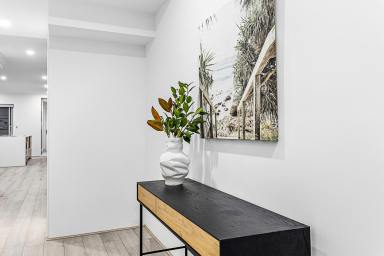 House For Sale - WA - Scarborough - 6019 - Sleek, Stylish & Brand New  (Image 2)