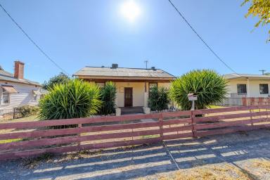 House For Sale - VIC - Ouyen - 3490 - Renovated gem in Ouyen!  (Image 2)