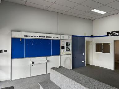 Retail Leased - WA - Bibra Lake - 6163 - Fantastic Frontage Exposure for this 113sqm Office/Showroom/Workshop/Warehouse  (Image 2)