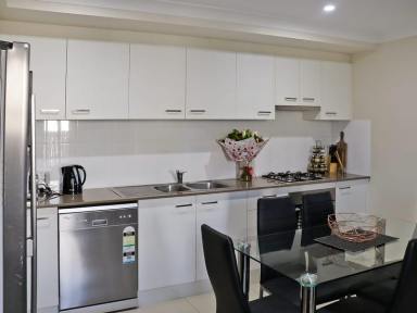 Unit For Lease - QLD - Wyreema - 4352 - Fabulous One Bedder  (Image 2)