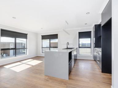 Unit For Lease - TAS - Sulphur Creek - 7316 - Fresh Newly Built Coastal Home  (Image 2)