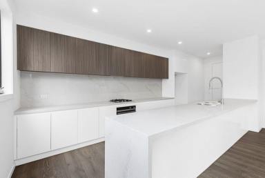 House For Lease - VIC - Mentone - 3194 - EXECUTIVE TOWNHOUSE | IMPRESSIVE DESIGN | CONVENIENT LOCATION  (Image 2)