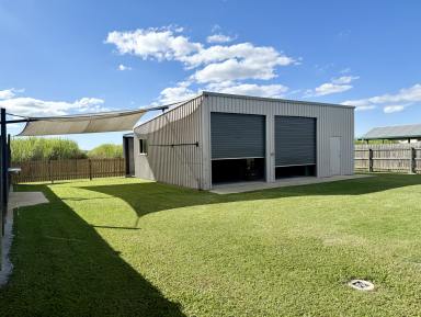 House For Sale - QLD - Calen - 4798 - JUST LIKE BRAND NEW!  (Image 2)