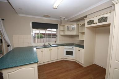 House For Sale - VIC - Rochester - 3561 - CHARMING COTTAGE ON SPRAWLING BLOCK  (Image 2)