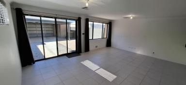 House For Sale - WA - Wellard - 6170 - Modern, Low Maintenance  (Image 2)